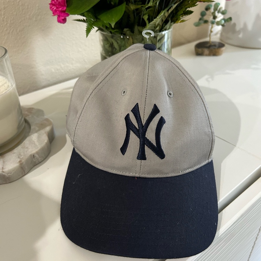 47’ NY Yankees Trucker Hat two tone Grey Navy